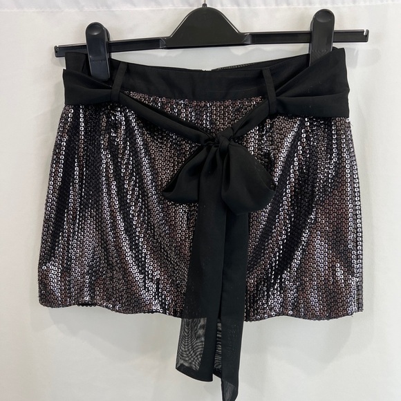 Faith Connexion Black Sequined Mini Skirt With Scalloped Hem NWOT - Picture 1 of 5